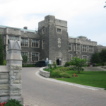 斯特罗恩女子中学(Bishop Strachan School)
